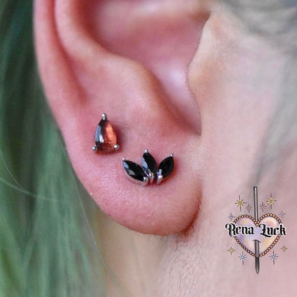 Pear Prong Threadless End with Garnet